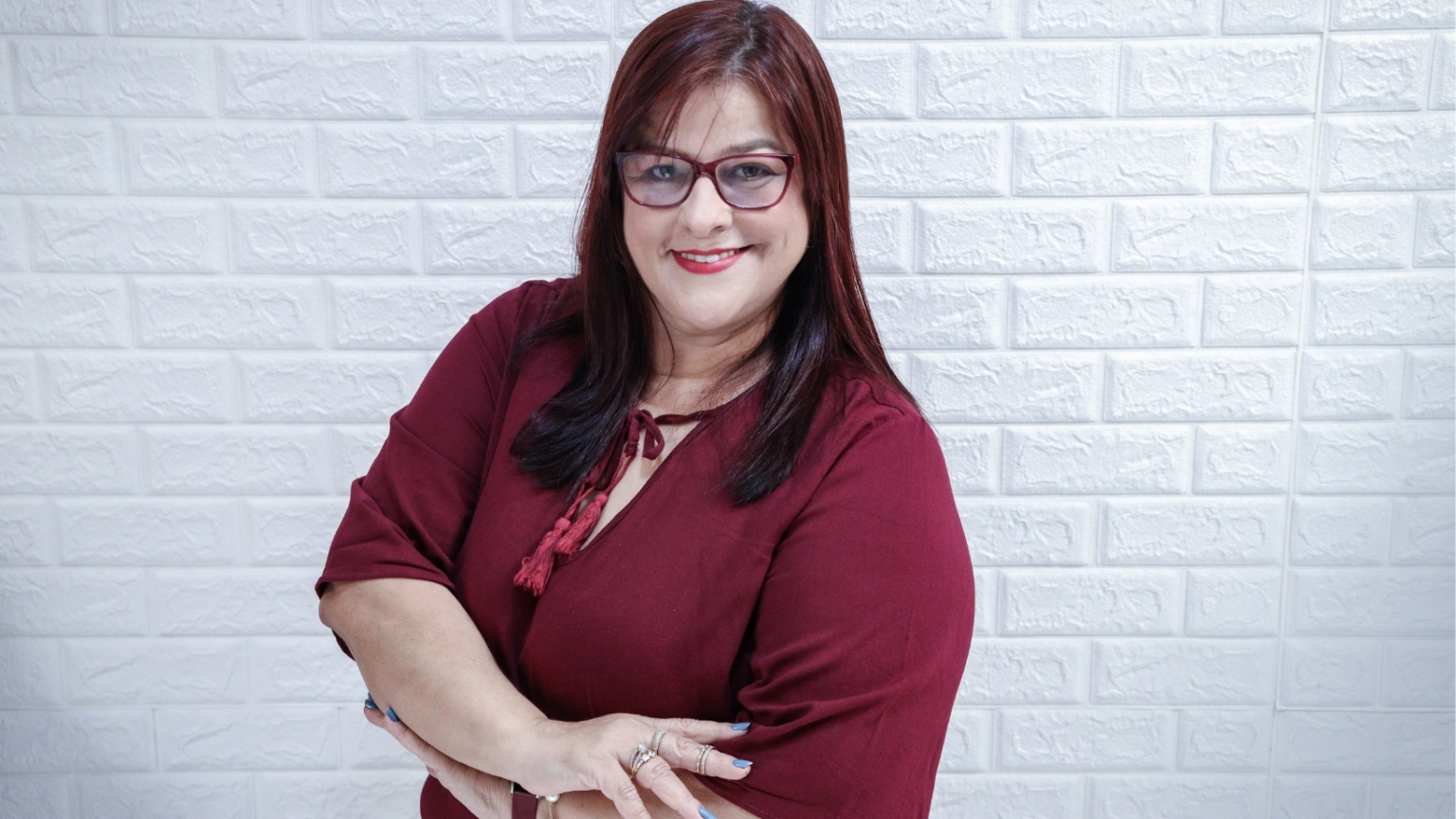 Cláudia Castro, assistante sociale et auteure à succès, aborde la traite des êtres humains dans un roman captivant et plein de suspense Cláudia Castro