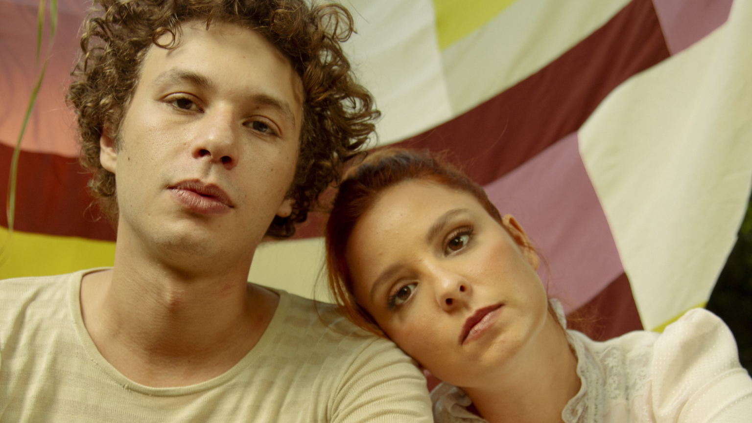 João Mantuano et RAYA parlent de la sortie de l’album « Coisa Nossa » João Mantuano e RAYA (Elisa Maciel)