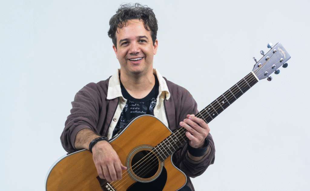 Alex Jandovi sort « Só Deus Sabe », une explosion poétique sur les contradictions du monde moderne Alex Jandovi (Alexandre Chang)