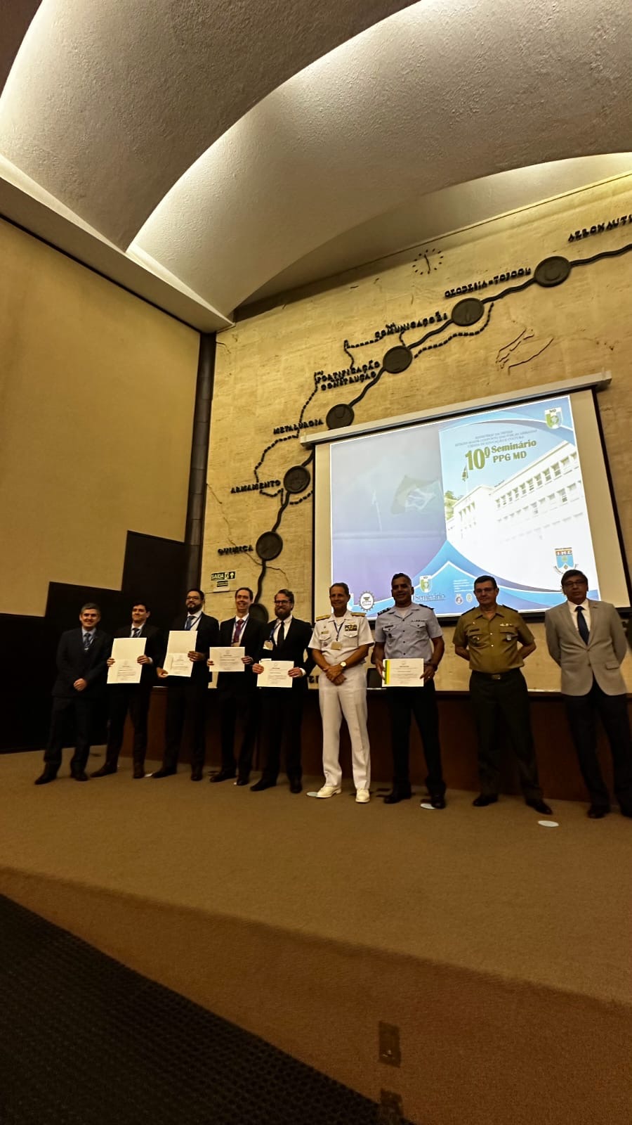 Almirant d’Escadre Guilherme ouvre le 10ᵉ Séminaire des Programmes de Post-Graduation du Ministère de la Défense au IME, au Brésil