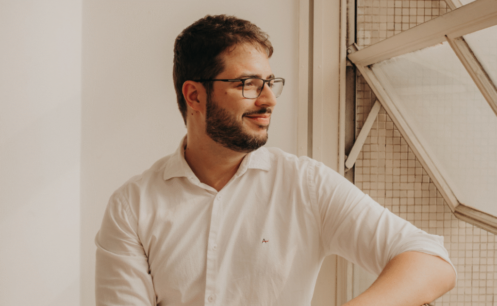 Dans son nouveau livre, Gabriel Ract transforme le mysticisme et la science en un voyage au cœur de l’âme humaine Gabriel Ract (Raphaela Valéria)