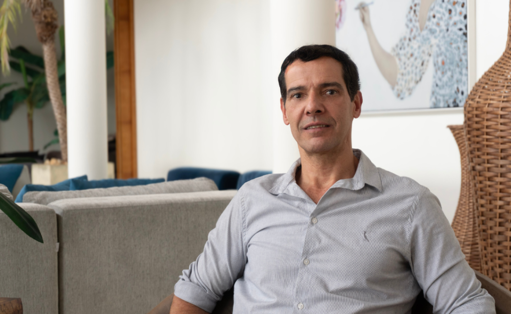 Dans son nouveau livre, André Neves propose de réconcilier l’ego et l’essence dans un voyage de découverte de soi