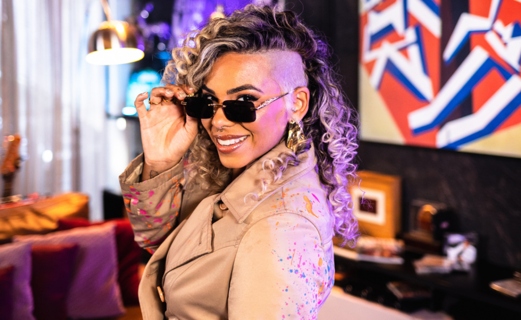 Juliê sort « Só Quis Te Amar (#EuSouMSSessions) », une chanson romantique de pagode qui transforme la douleur en libération