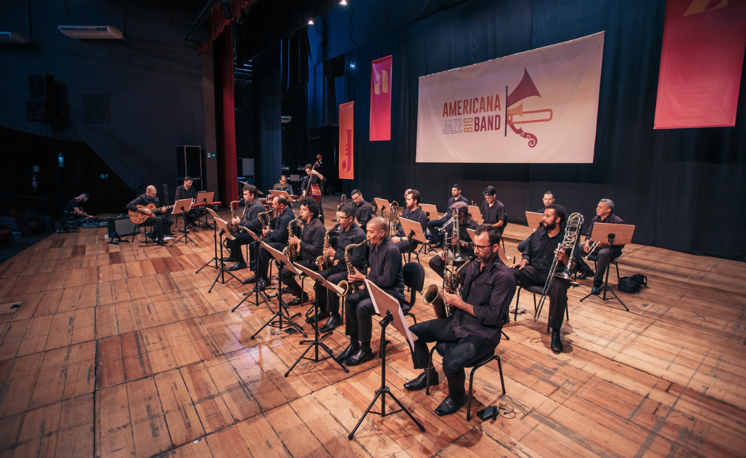 L’Americana Jazz Big Band revisite le classique de Tom Jobim dans une nouvelle version de Dindi