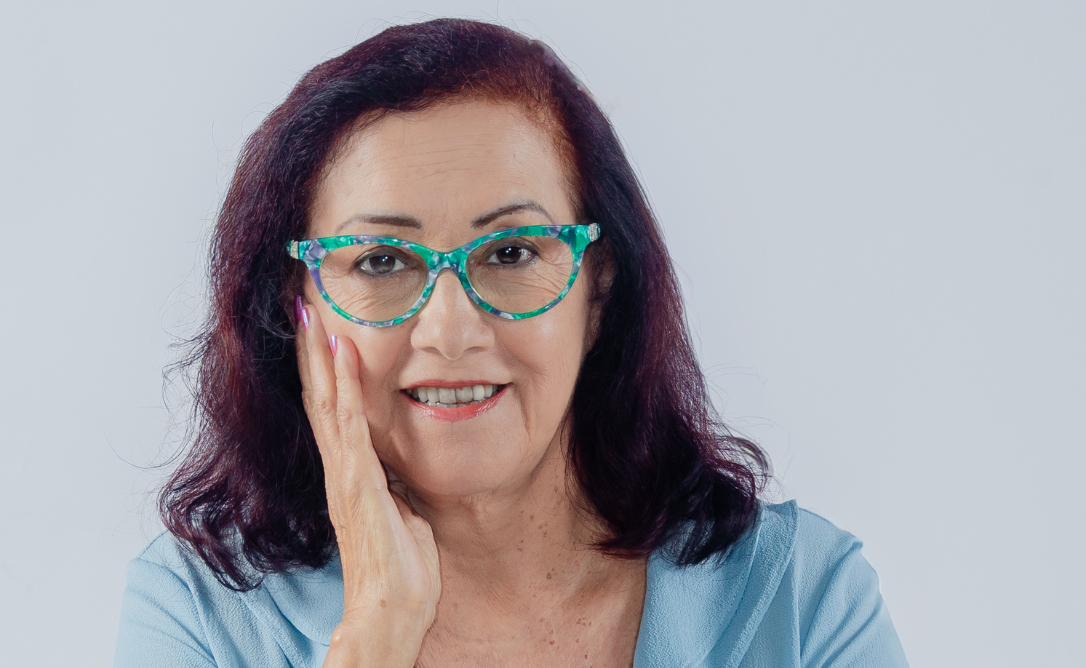 Doroti Cercato transforme son expérience de vie avec un chat en une réflexion sur l’affection et le comportement