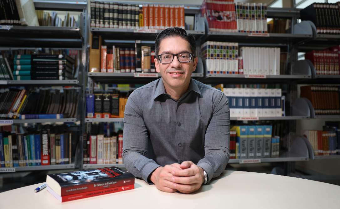 Arthur V. F. Furtado transforme la crise de l’éducation en une dystopie provocatrice sur le rôle des enseignants