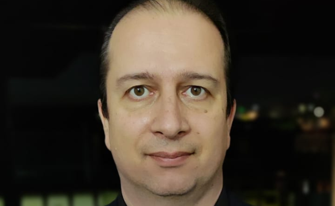 Kleber Faria Sales propose une réflexion sur la connaissance de soi et la présence dans « Être, au-delà de l’existence »