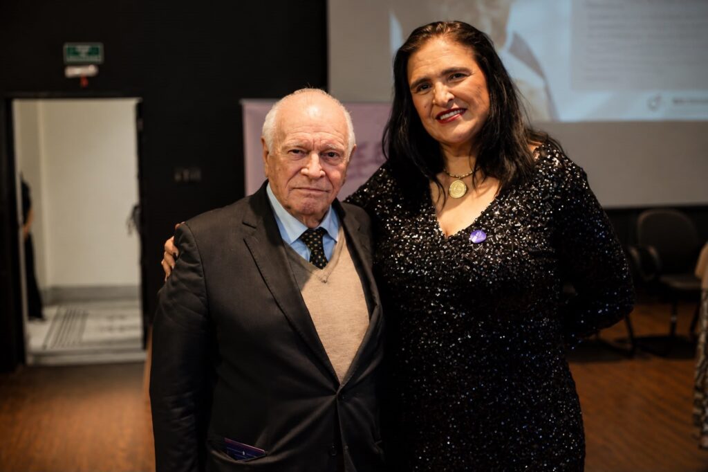 La Commissaire Juliana Puccini Reçoit la Médaille Ruth Cardoso 