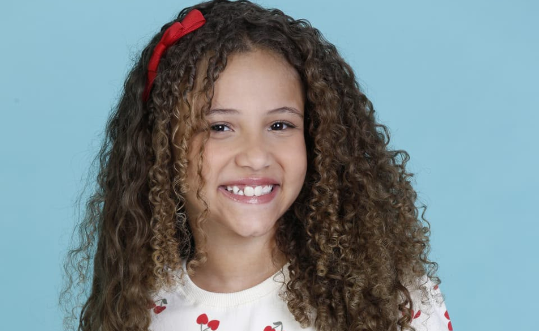 Manuelle Calixto célèbre ses débuts à la télévision après un parcours marqué par la persévérance et le dépassement de nombreux obstacles