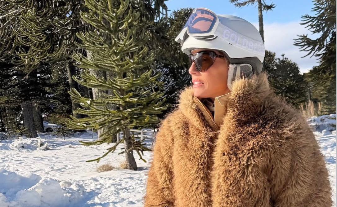 Après que Deborah Secco a choisi Skill to Dress pour son séjour au ski, la PDG Lia Sangali souligne l’essor de la mode du ski au Brésil