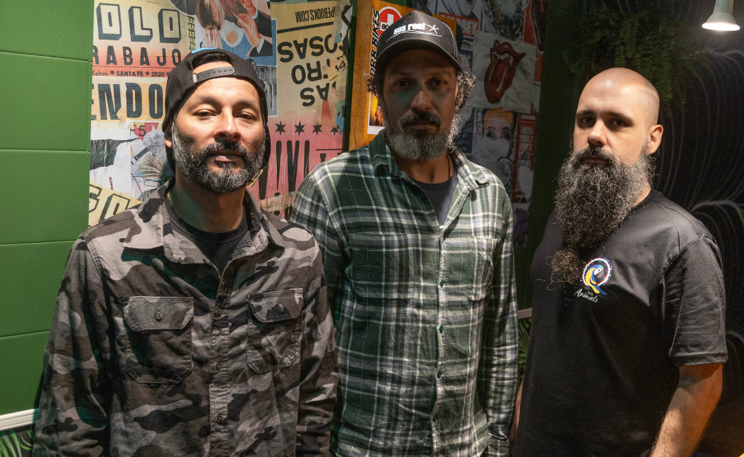 Skutaê célèbre l’énergie du skate punk et du hardcore dans son premier album live