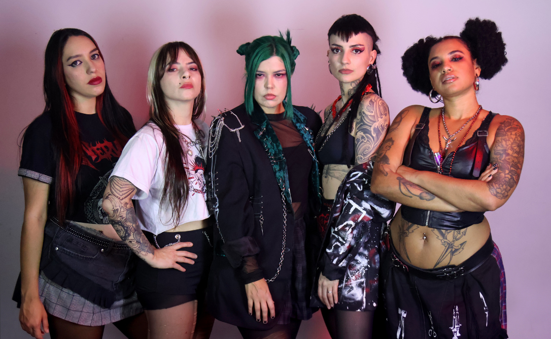 Drenna réunit cinq voix féminines et transforme l’indignation en force collective dans le single « Levante » (Lève-toi)