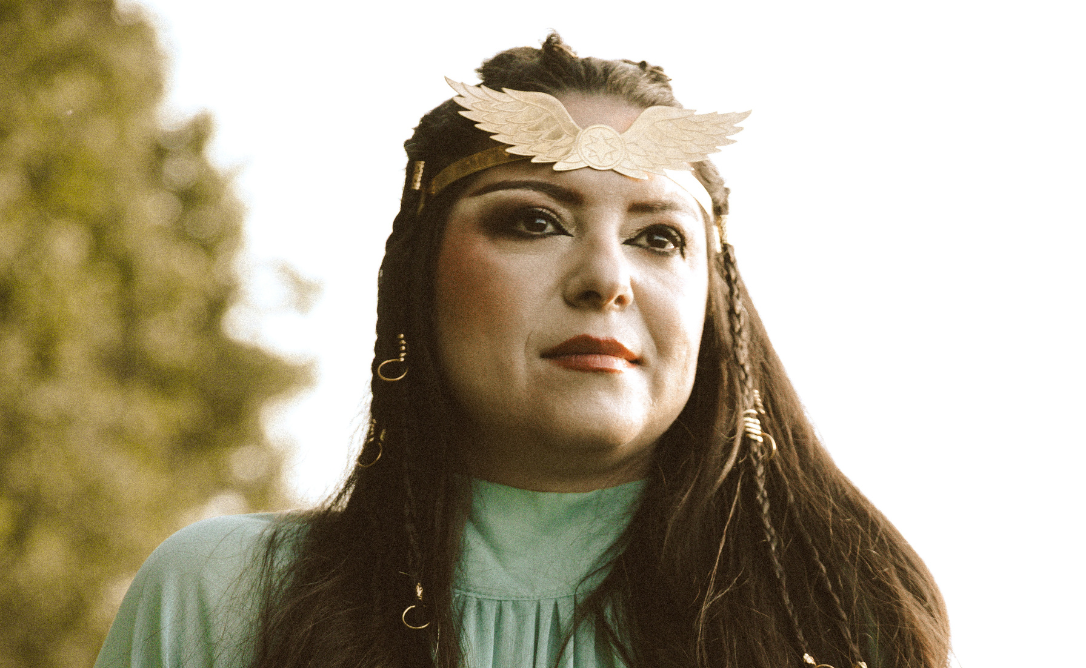 Sylvestra Bianchi transforme la connaissance de soi et l’identité en réflexion dans le single « We Forget Who We Are »
